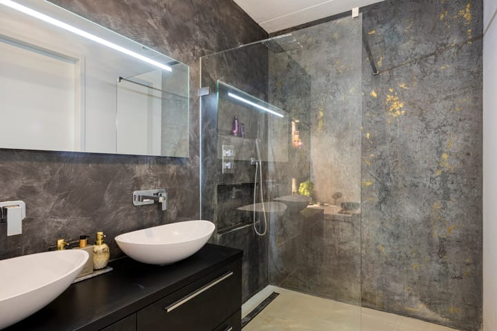 Photo 27 of Zebrakever 30