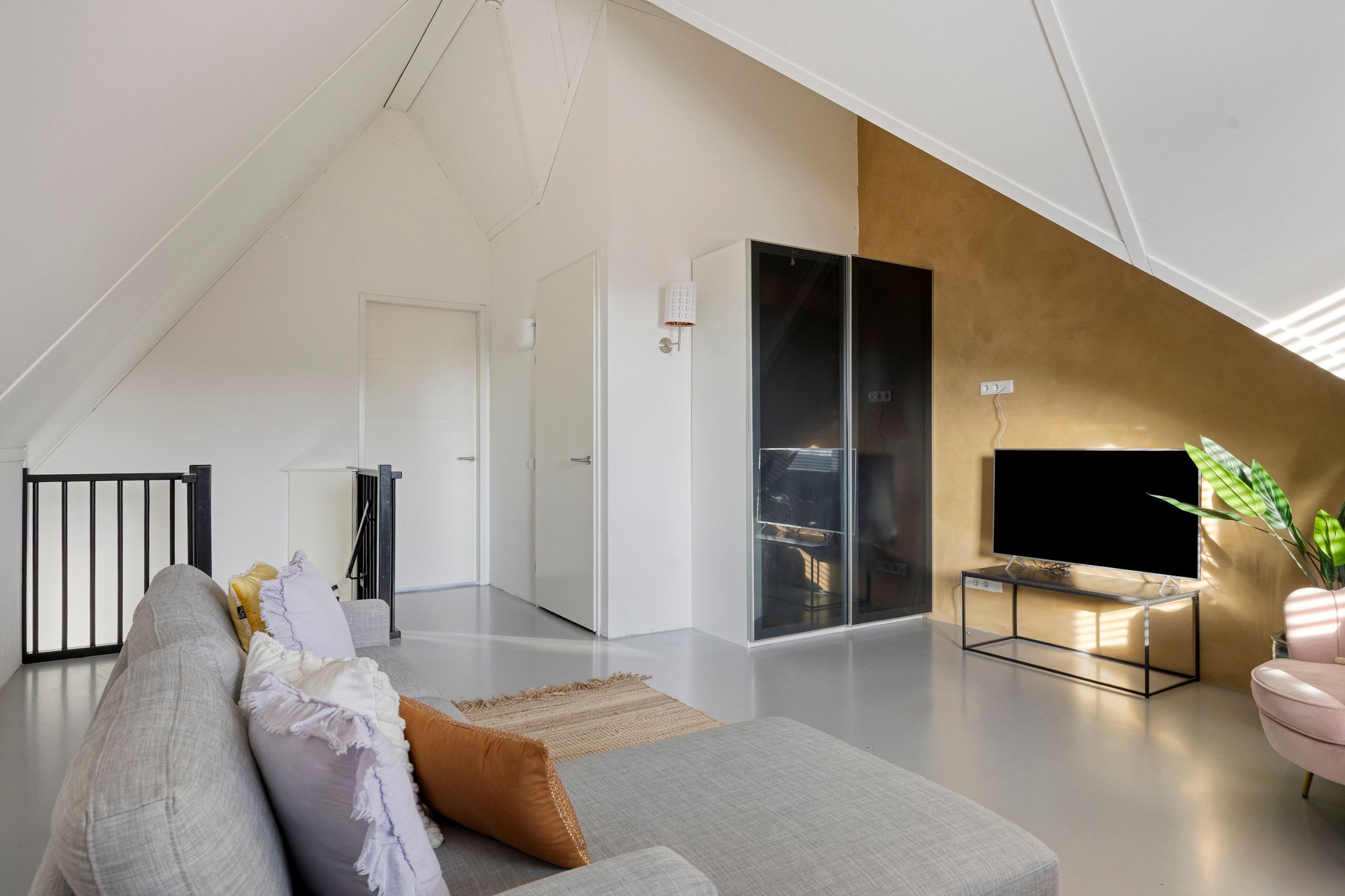 Photo 30 of Zebrakever 30