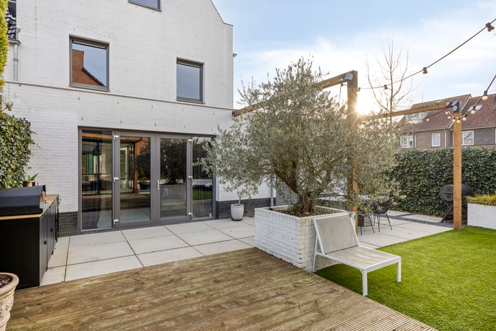 Photo 34 of Zebrakever 30