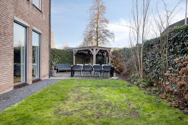 Photo 37 of Mandenmaker 14