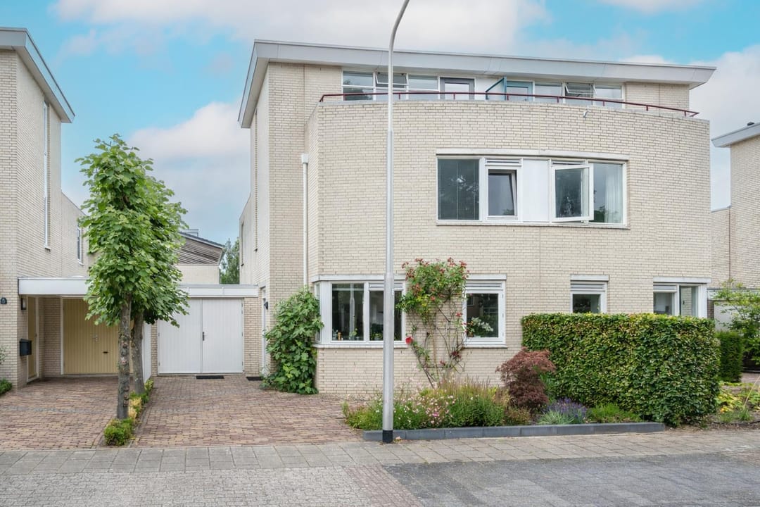 Foto 1 van Albert Schweitzerlaan 88