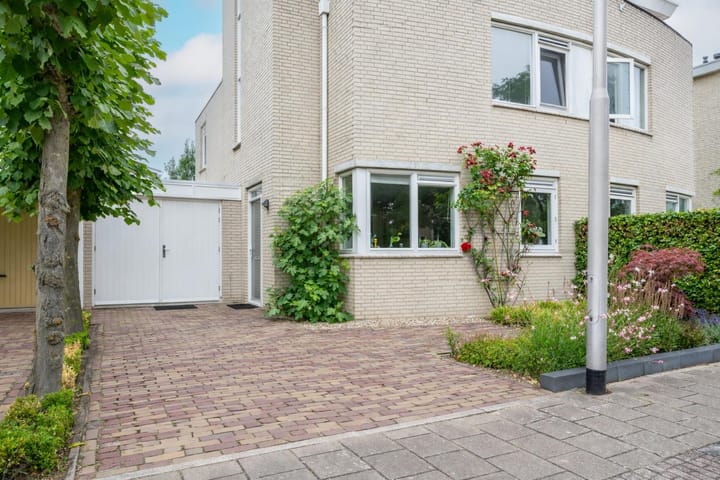 Foto 2 van Albert Schweitzerlaan 88