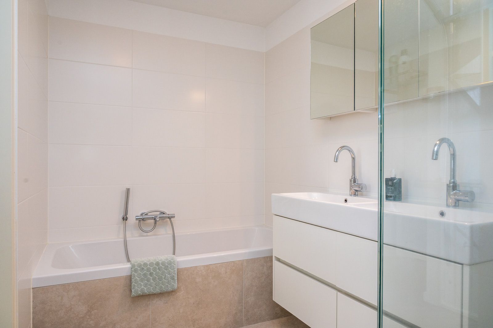 Foto 33 van Albert Schweitzerlaan 88