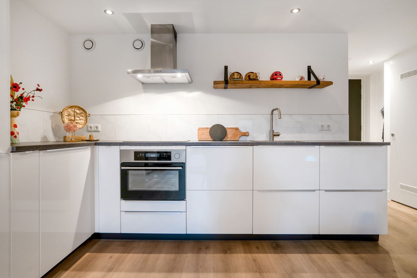 Photo 19 of Wolter ten Catestraat 57-B