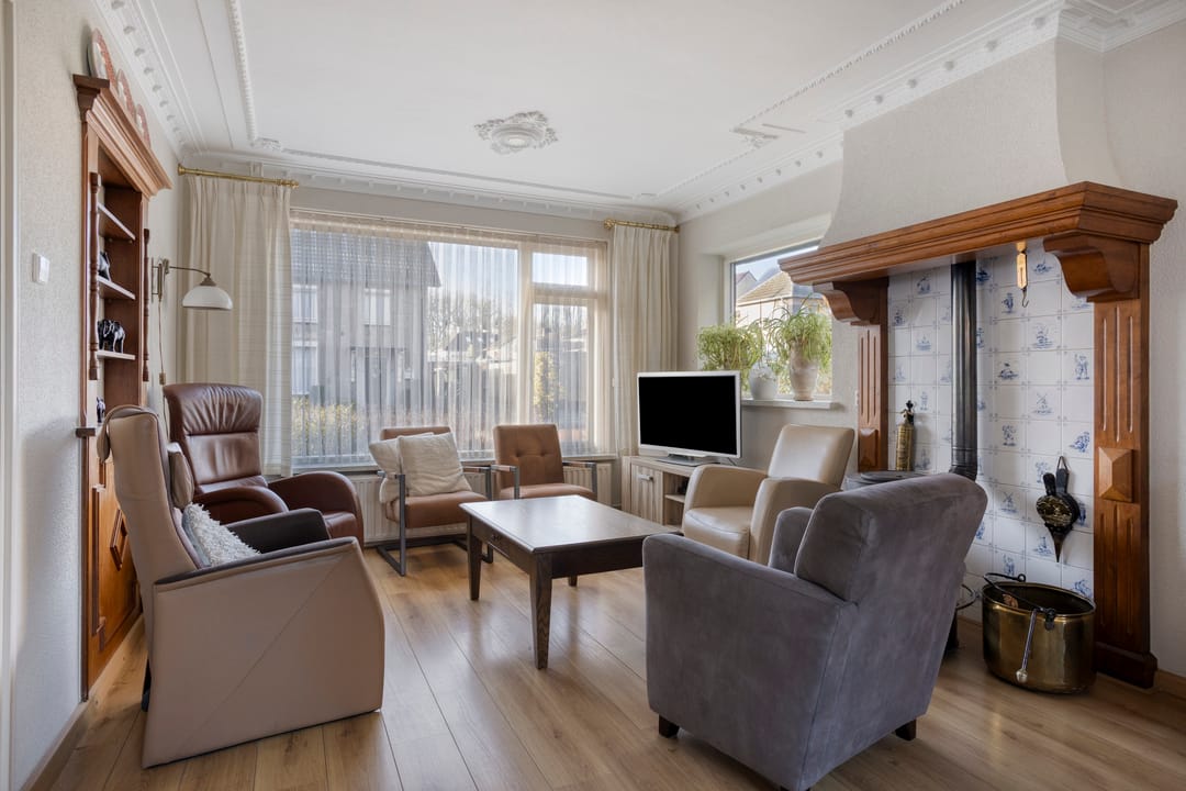 Photo 8 of Julianastraat 28