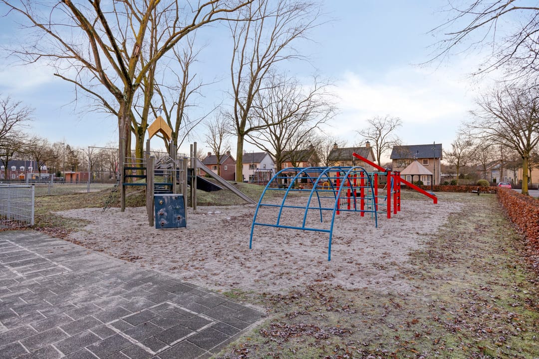 Photo 32 of Julianastraat 28