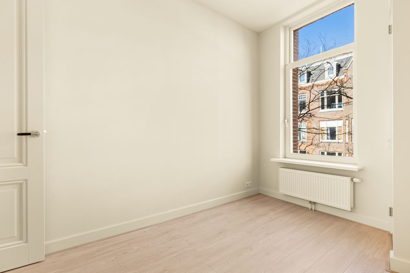 View photo 5 of Maarten Harpertszoon Trompstraat 3-H