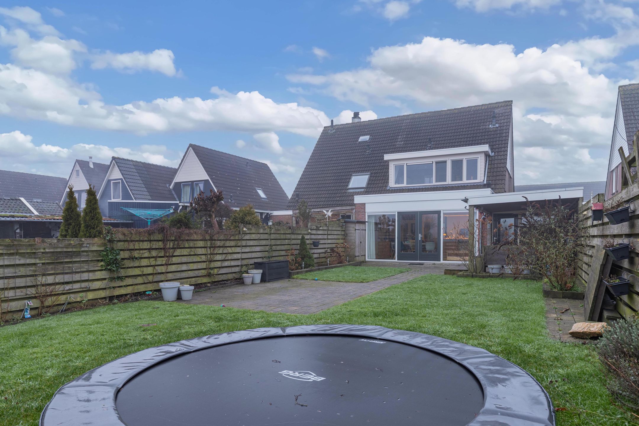 Photo 39 of It Spyk 16