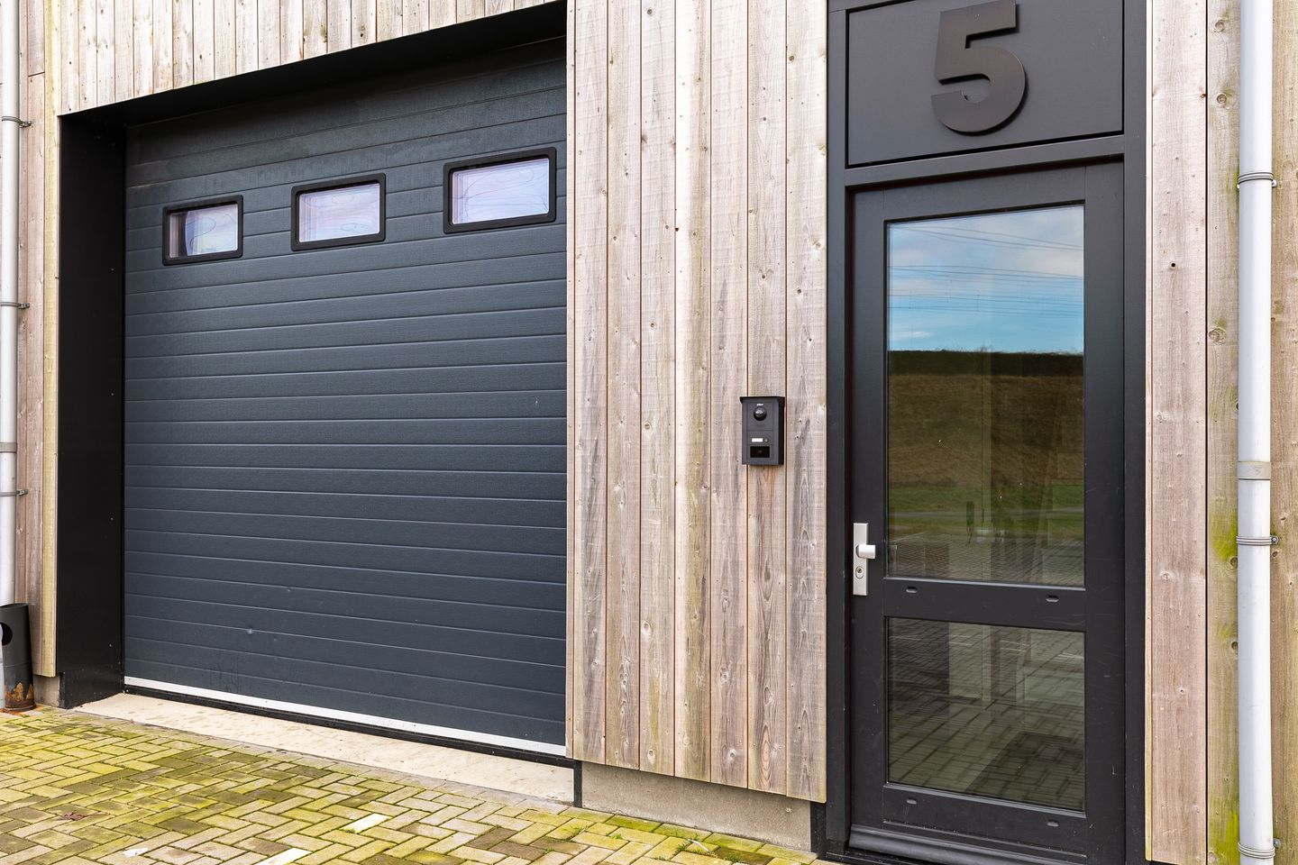 View photo 4 of Energiestraat 2-5