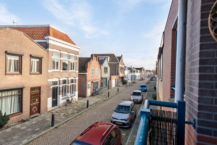 Foto 26 van Damstraat 64-B