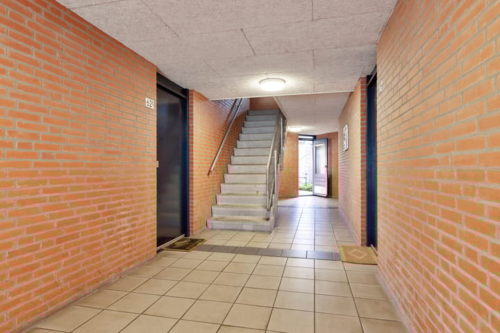 Foto 32 van Damstraat 64-B