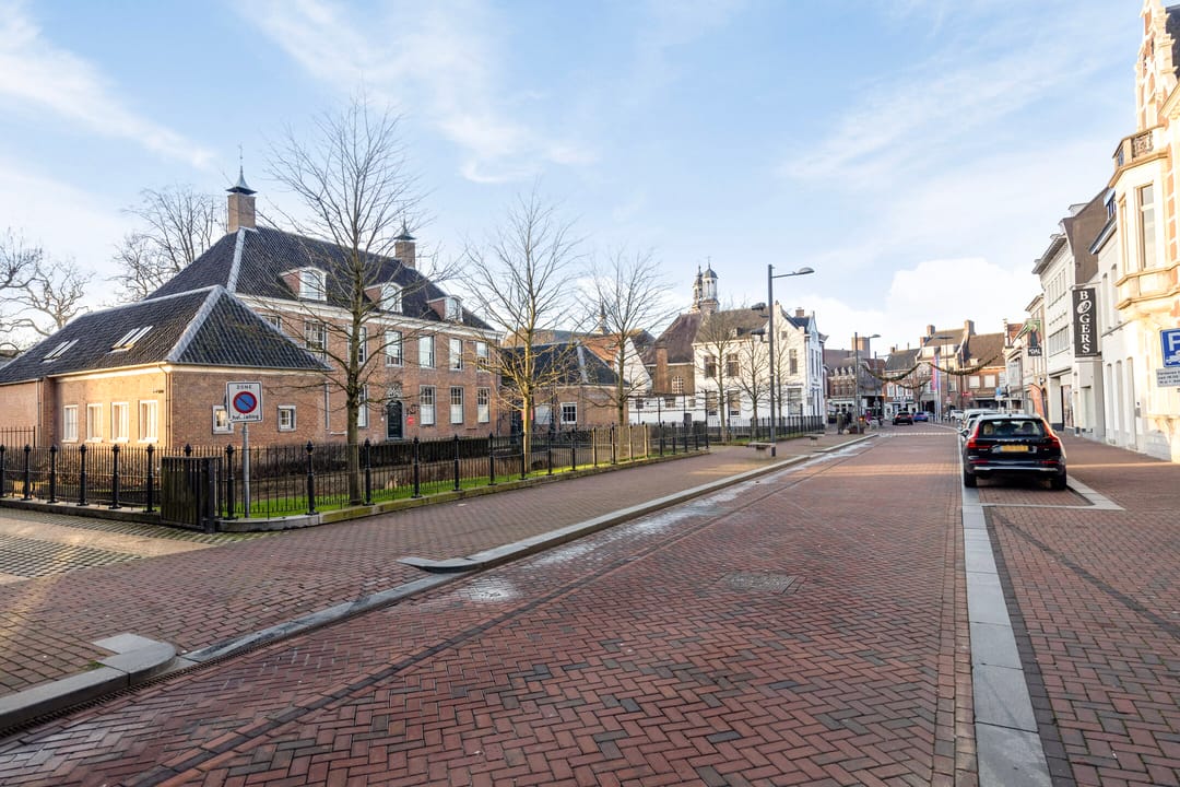 Photo 37 of Damstraat 64-B