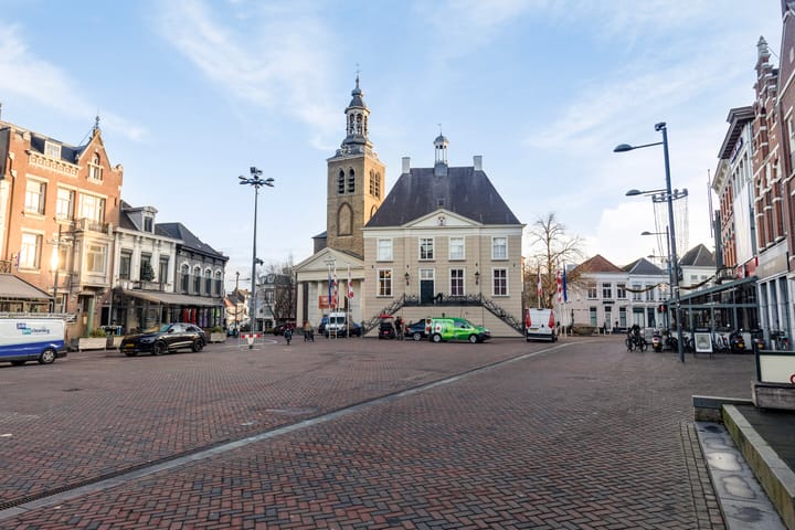 Foto 38 van Damstraat 64-B