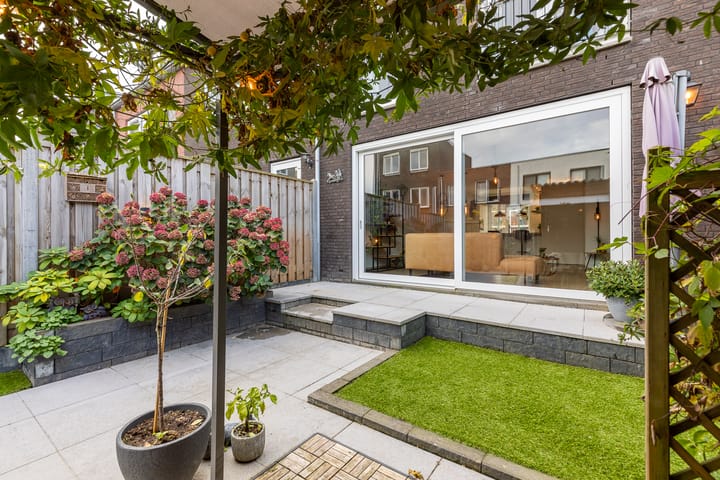 Foto 33 van Marie Curielaan 134