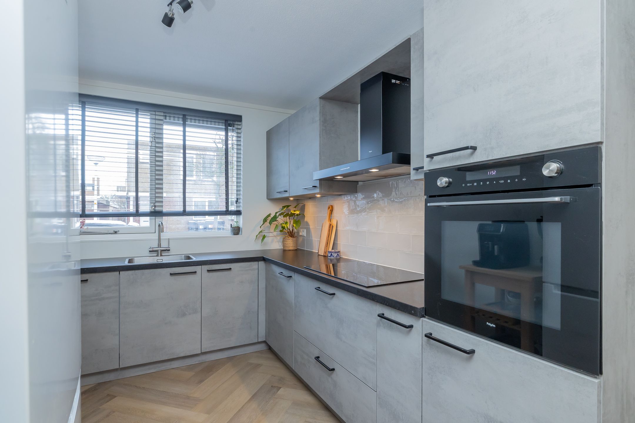 Photo 9 of Stokroos 8