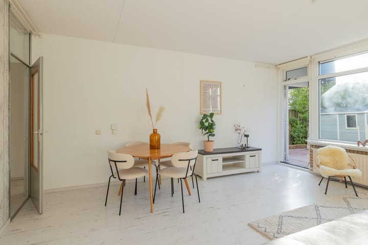 Photo 10 of Midscheeps 122