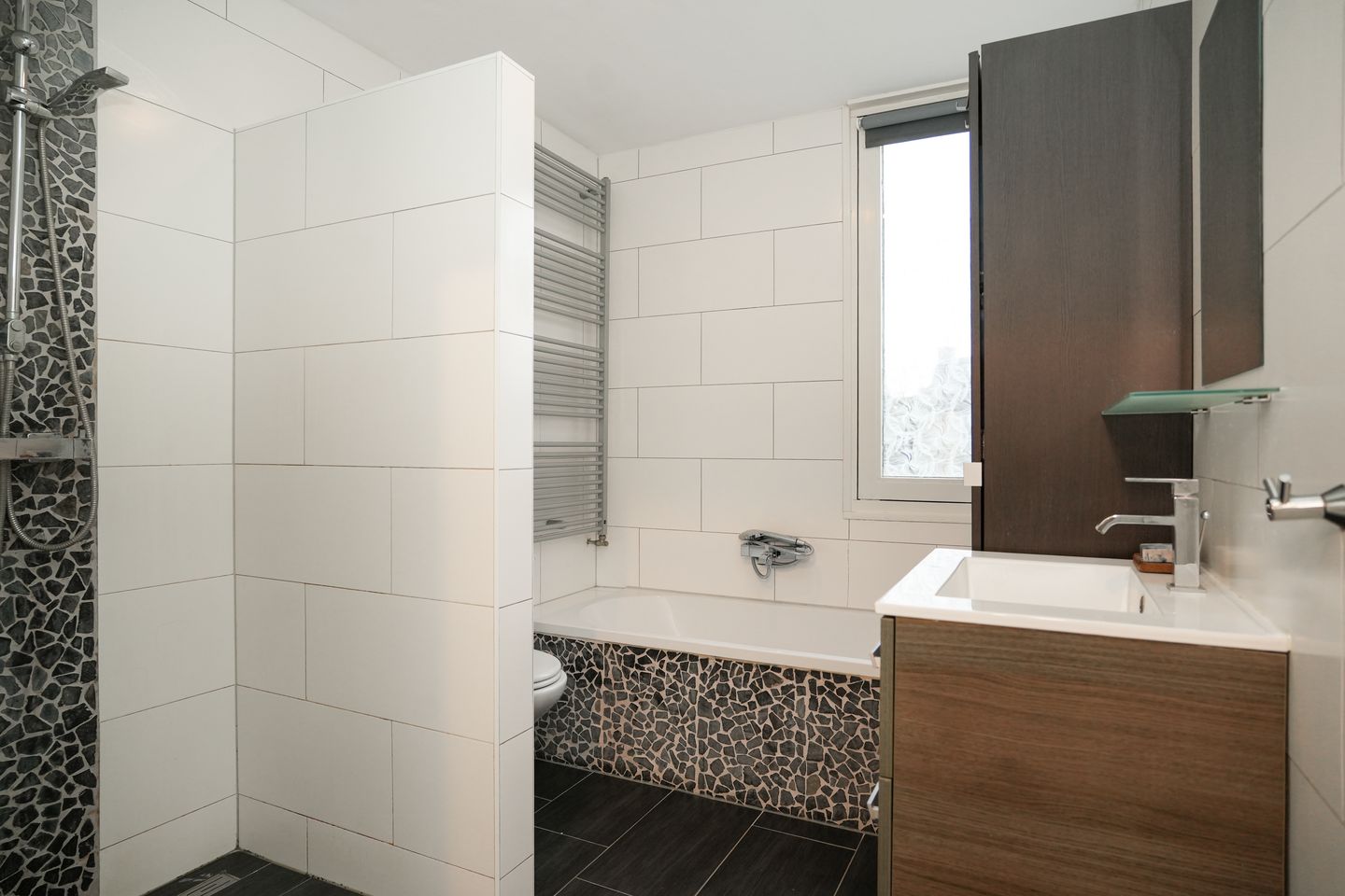 Foto 19 van Azaleastraat 12