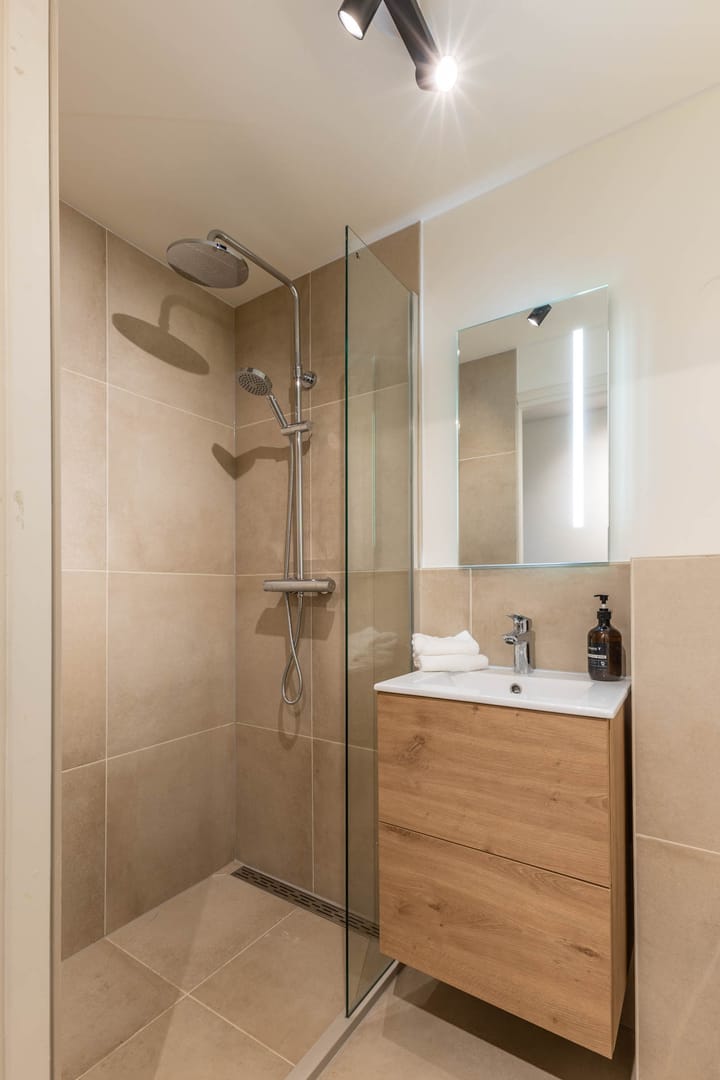 Photo 14 of Maasstraat 3-A