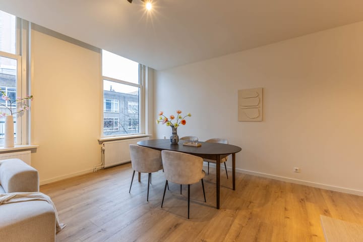 Photo 4 of Maasstraat 3-A