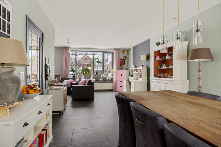 Photo 9 of Menuetstraat 18