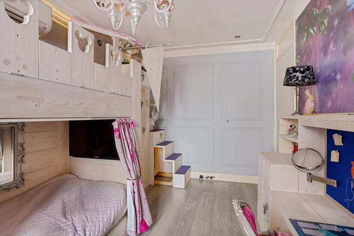 Photo 20 of Menuetstraat 18