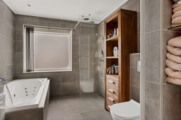 Photo 23 of Menuetstraat 18