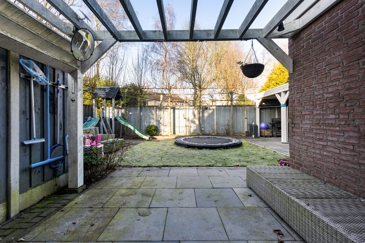 Photo 28 of Menuetstraat 18