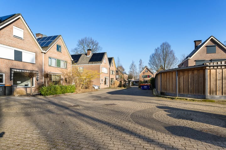 Photo 35 of Menuetstraat 18