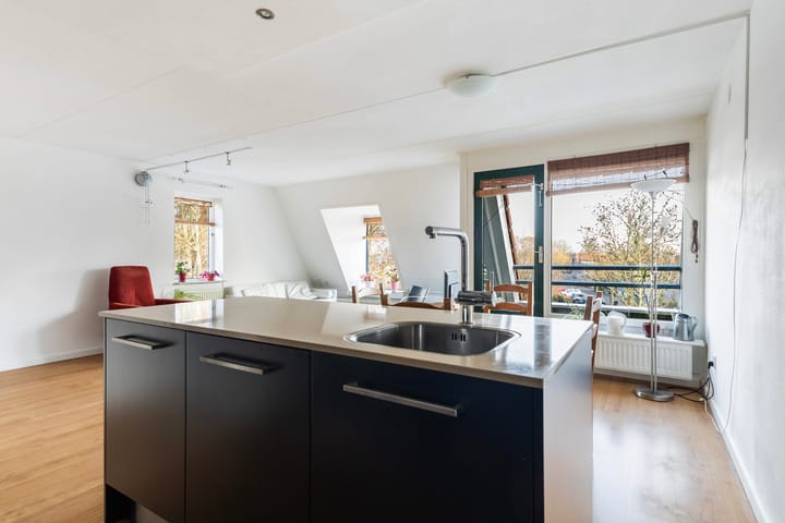 Photo 11 of Dekamastraat 48