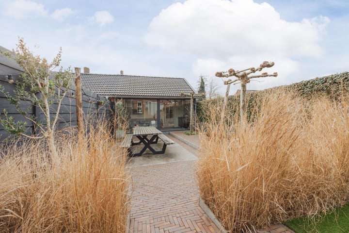 Foto 44 van Julianalaan 64