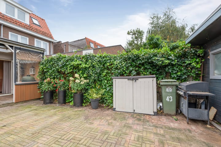 Foto 18 van Van 't Hoffstraat 43