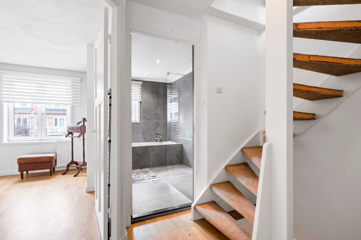 Foto 26 van Van 't Hoffstraat 43