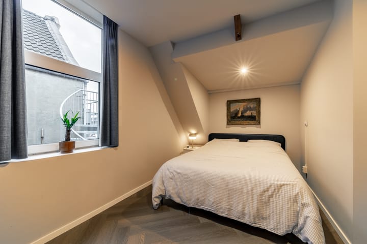 Foto 12 van Westzeedijk 72-B03