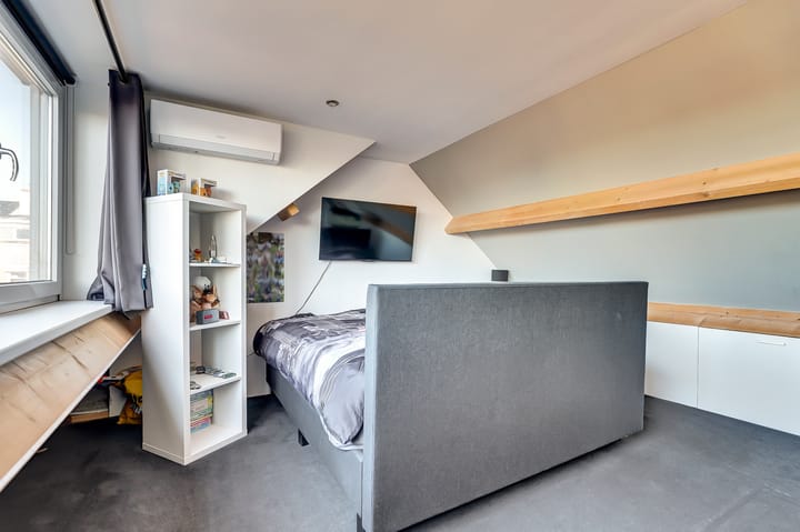 Foto 29 van Spica 16