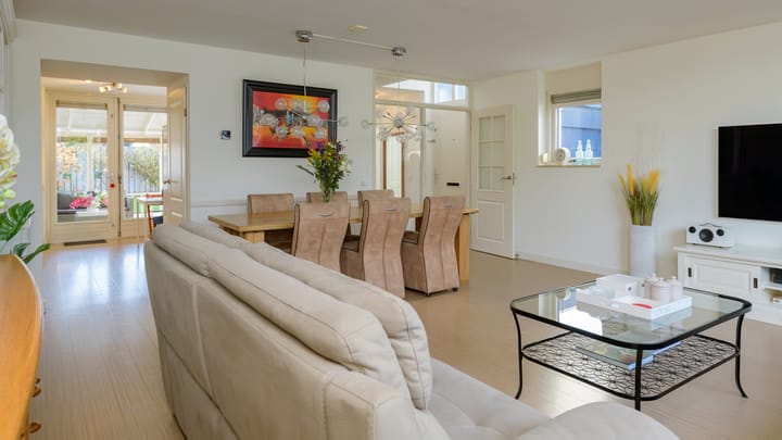 Photo 10 of Jacqueline van der Waalssingel 57