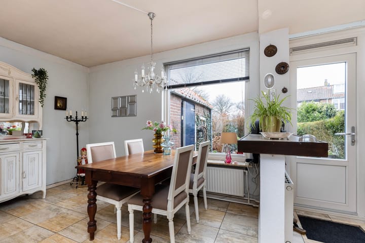 Foto 8 van Stoop van Zwijndrechtstraat 16