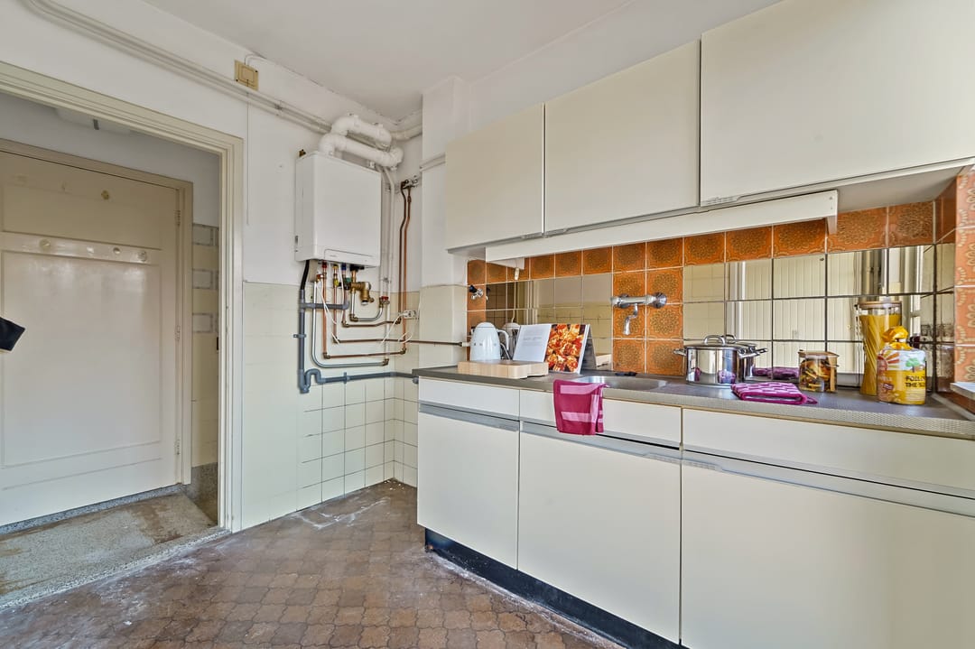 Photo 11 of Albert Verweystraat 166