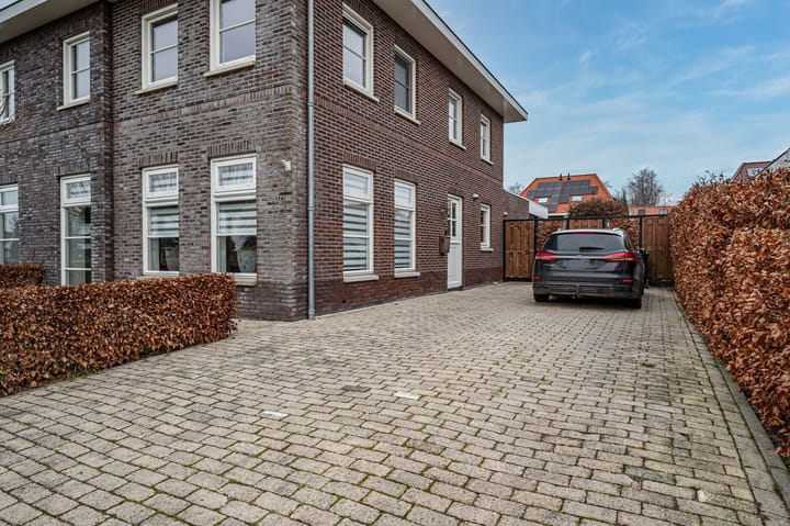 Foto 36 van Aronskelk 6