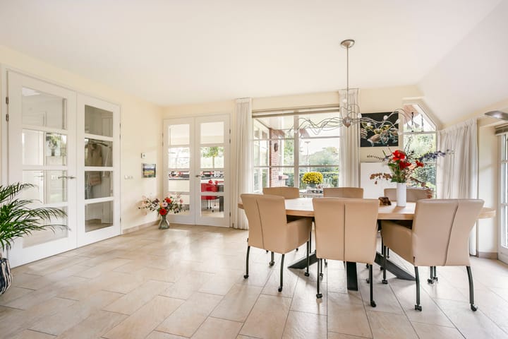 Photo 5 of Edmund Nicklaan 6