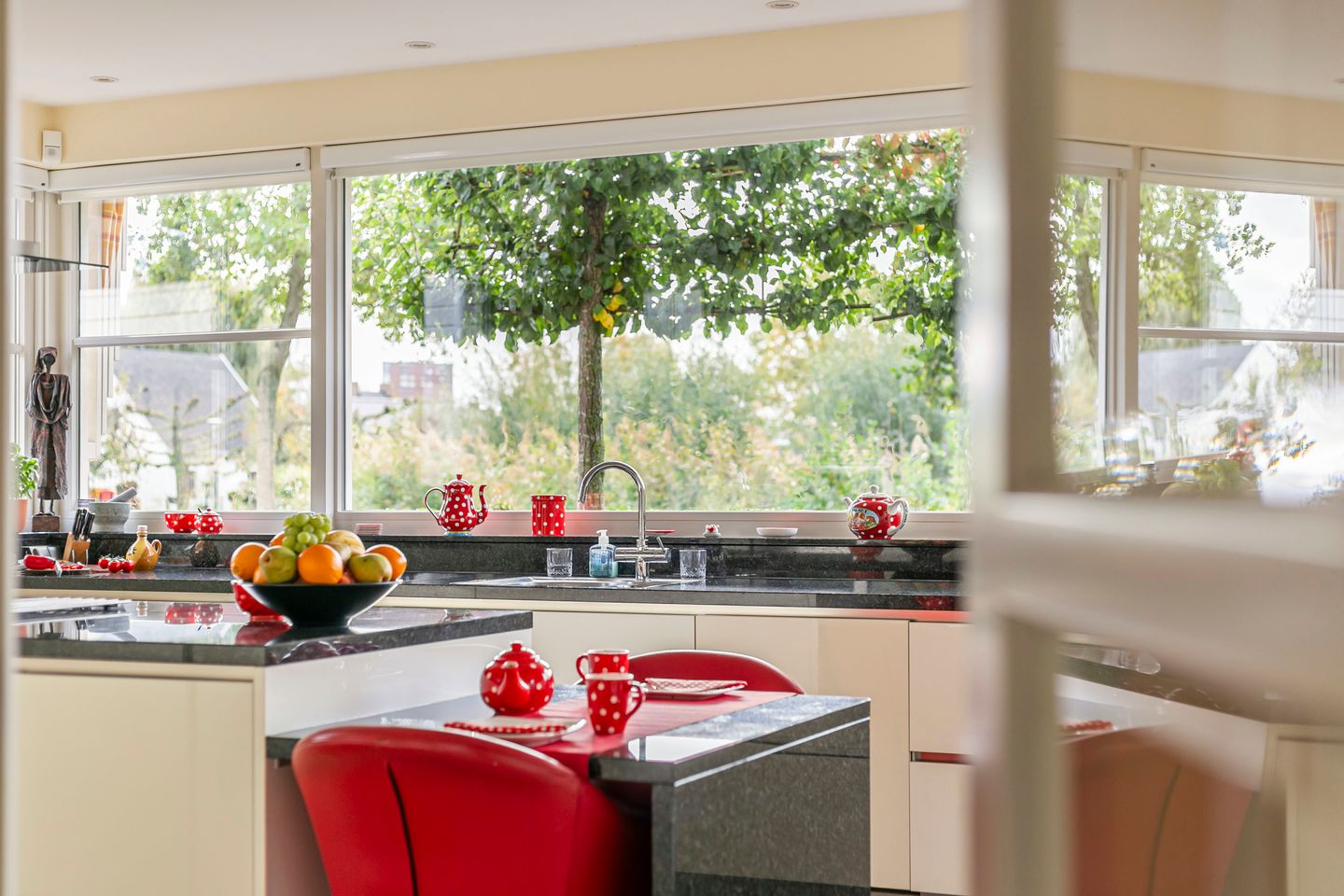 Photo 10 of Edmund Nicklaan 6