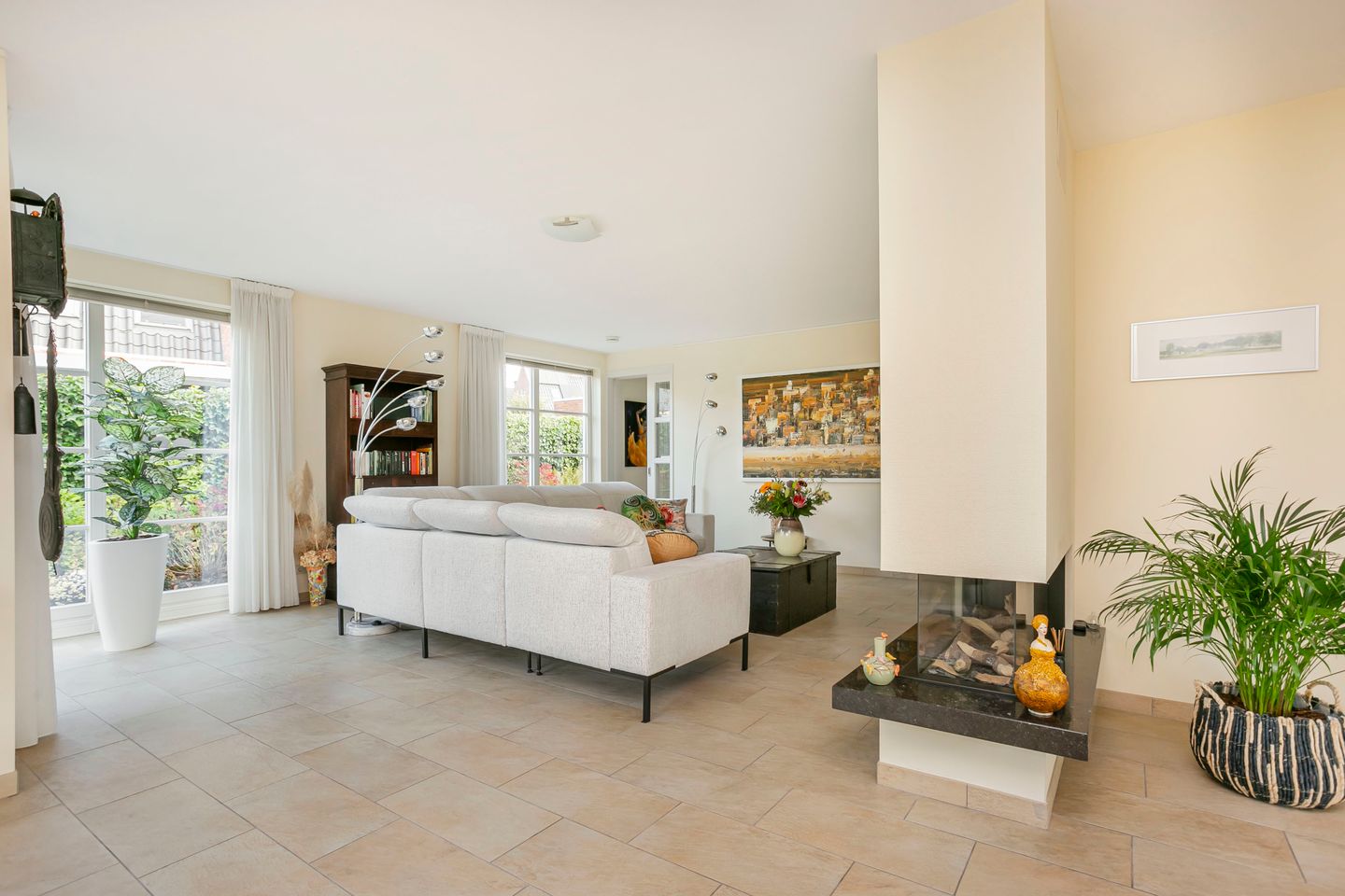 Photo 14 of Edmund Nicklaan 6