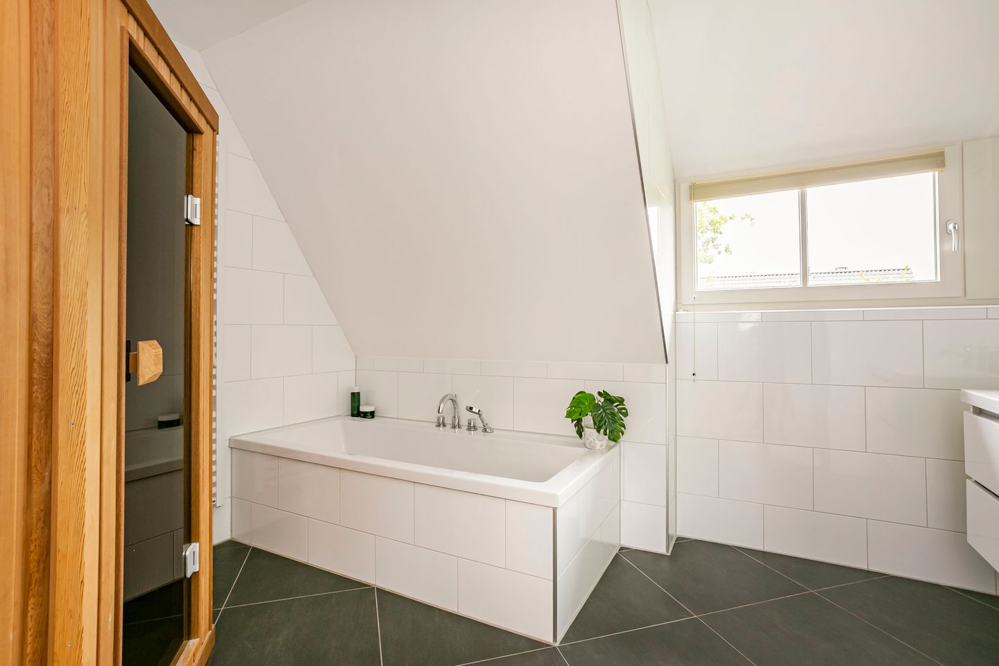 Photo 35 of Edmund Nicklaan 6