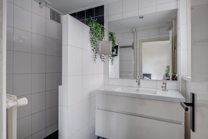 Photo 4 of Herman Boerhaavelaan 58