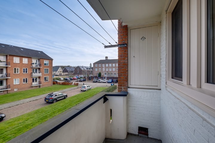 Photo 24 of Herman Boerhaavelaan 58