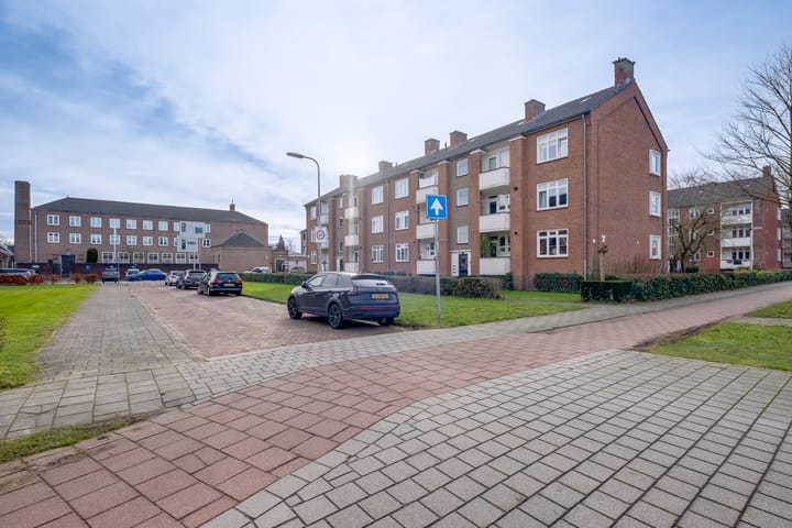 Photo 35 of Herman Boerhaavelaan 58