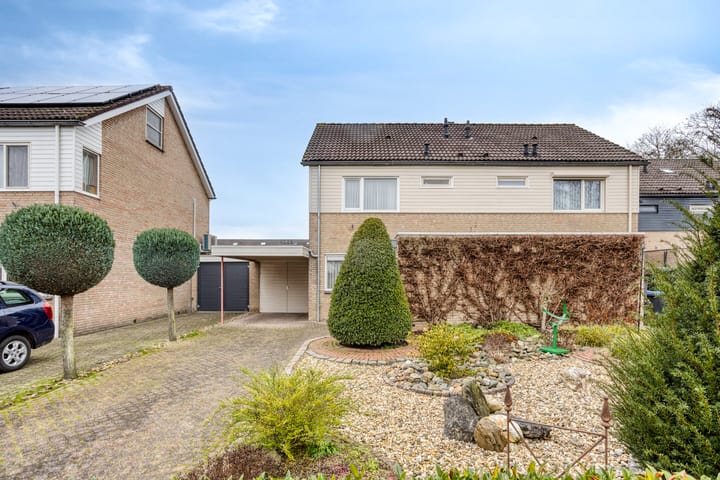 Foto 6 van Directeur Trompstraat 8