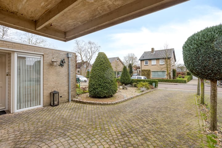 Foto 7 van Directeur Trompstraat 8