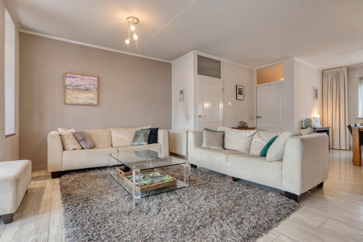 Foto 11 van Directeur Trompstraat 8