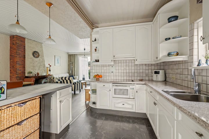 Photo 8 of Voorstraat 141-A