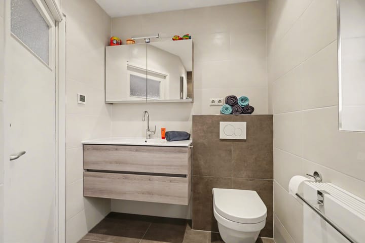 Photo 21 of Voorstraat 141-A